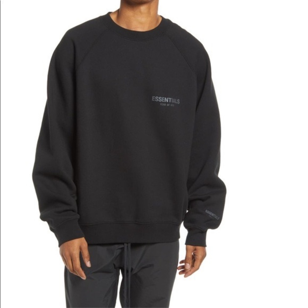 ESSENTIALS | Fear of God Large Logo Crew Neck Sweatshirt in black